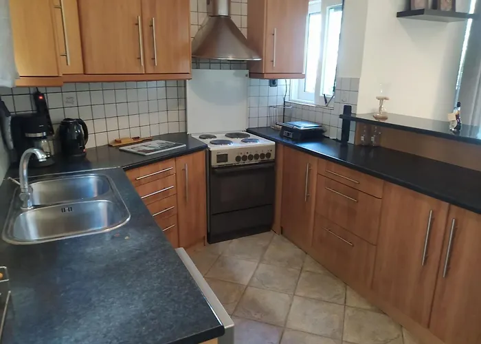 Marousi Comfy Apartment With Balcony